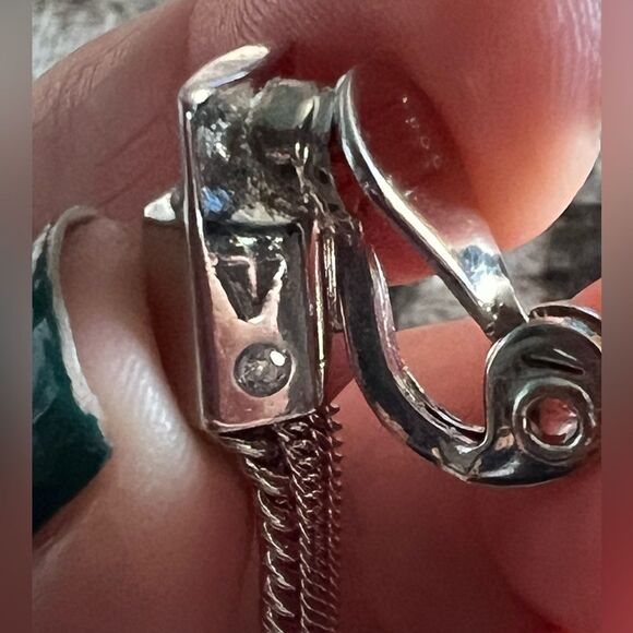 VINCE CAMUTO Silver-Tone Mixed Chain Tassel Clip-On Drop Earrings - Picture 3 of 6